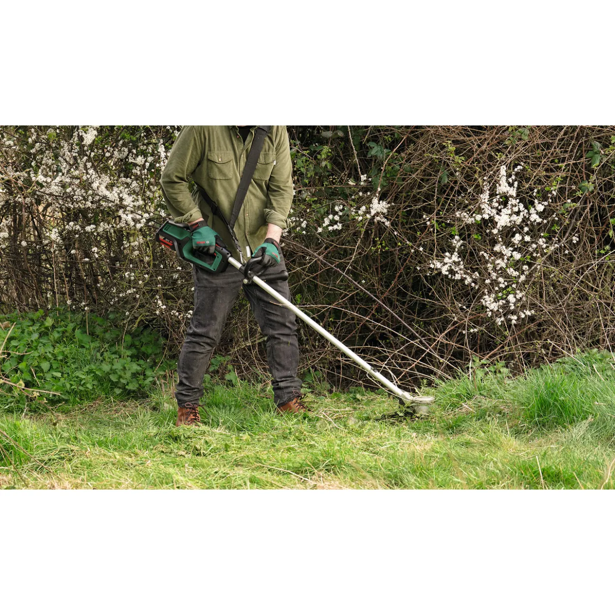 Akkutrimmeri Bosch Advanced BrushCut 36V-23-750 2,0Ah
