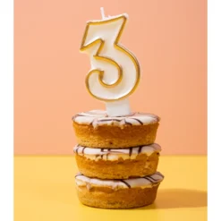 Kakkukynttilä Folat numero