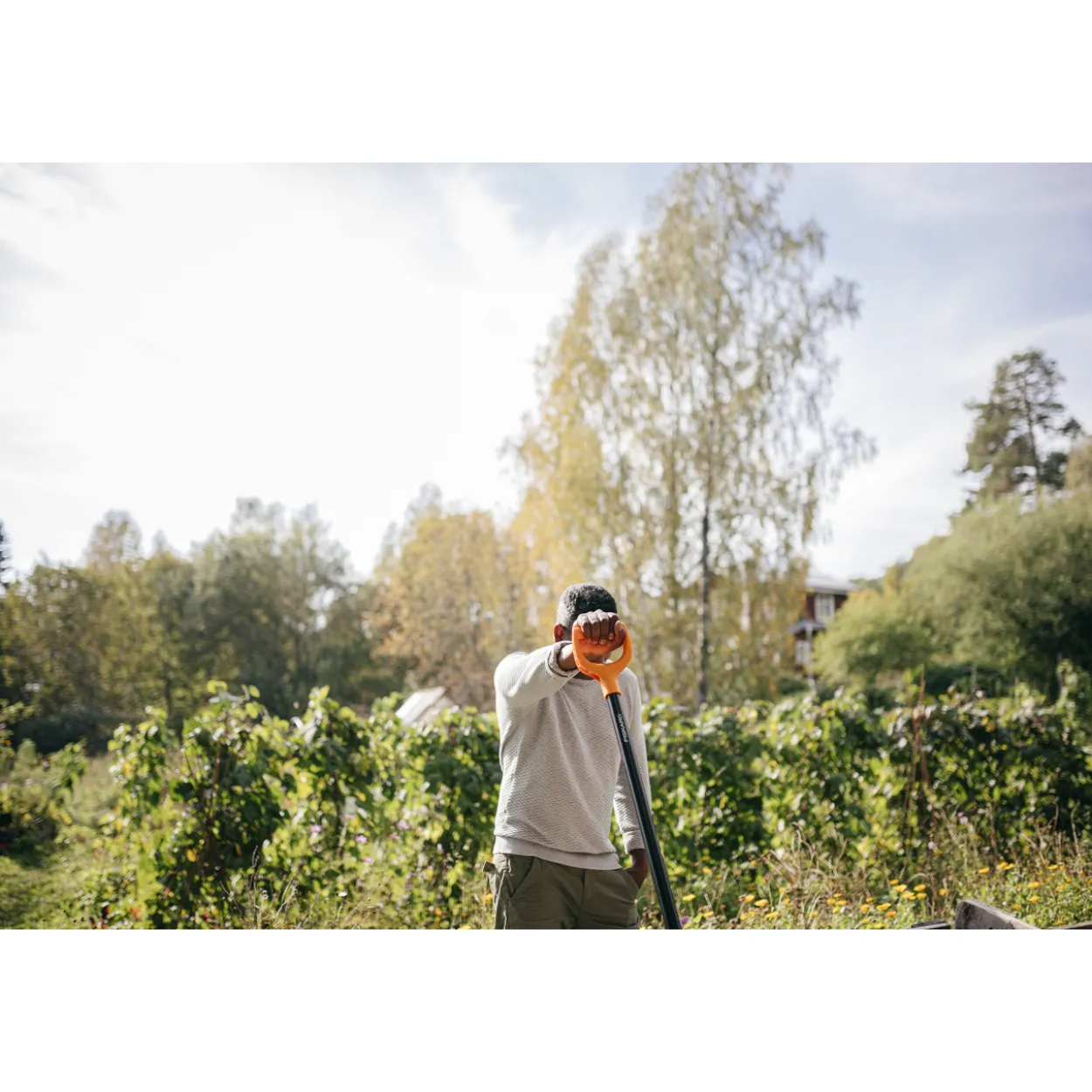 Kompostitalikko Fiskars Solid metalli