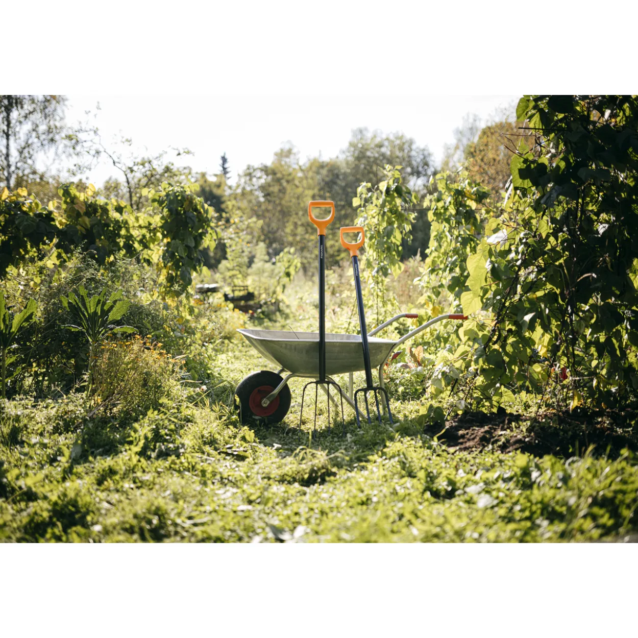 Kompostitalikko Fiskars Solid metalli