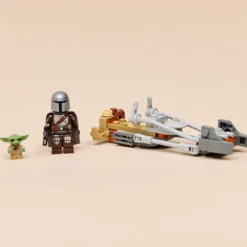 LEGO Star Wars 75436 Mandalorialaisen ja Grogun kiituripyörä
