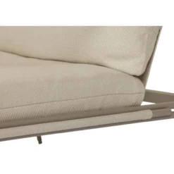Lounge-tuolit pöydällä Envy