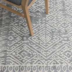Matto Village's 80 x 200 cm Friida vaaleanharmaa