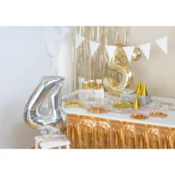 Pahvilautanen Let's Party 8 kpl 18 cm kulta