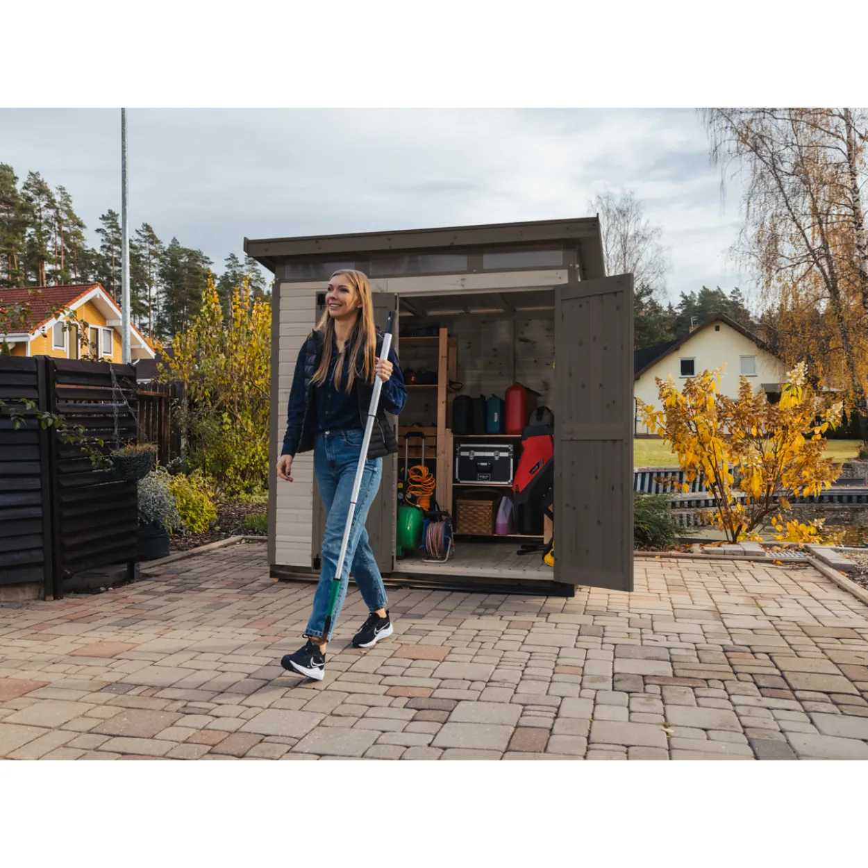Puutarhavaja Upyard Strongbox L, 203 x 163 x 225 cm, harmaa/musta